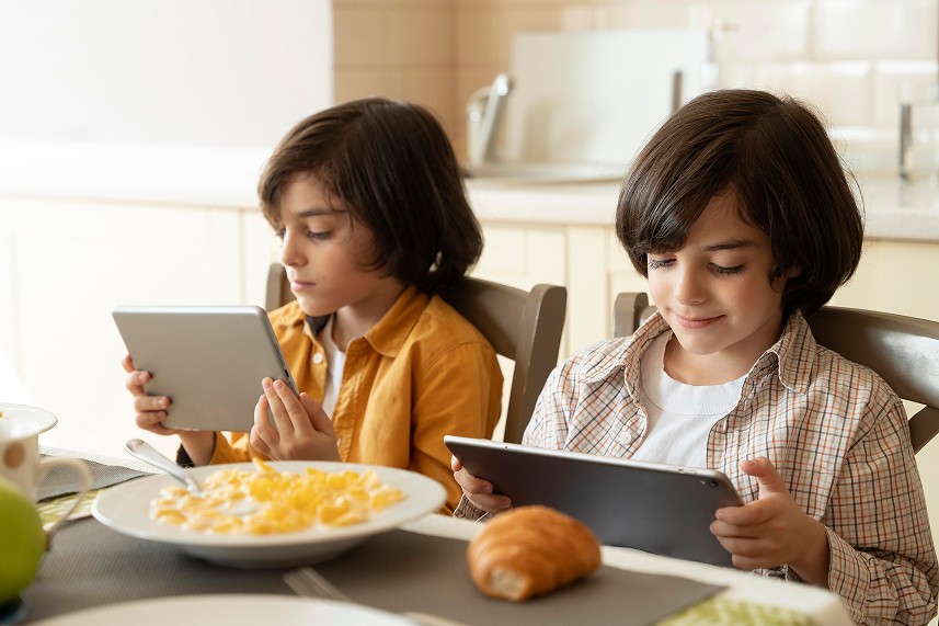 Smart Eating for Smart Kids: Building Healthy Food Habits Early